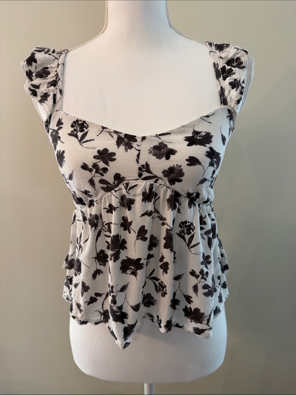 Urban Romantics Women's Small Black & White Shirt